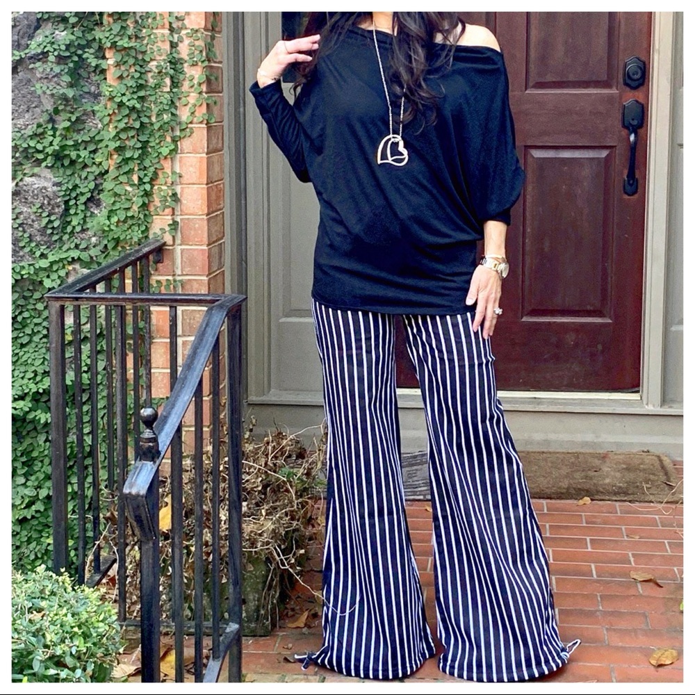 ✨LAST✨Black Slouchy off the shoulder dolman top - Picture 2 of 6